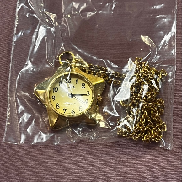 Clock necklaces - Picture 9 of 14